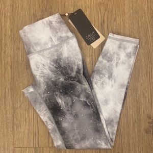 XS CALIA by Carrie Underwood Leggings